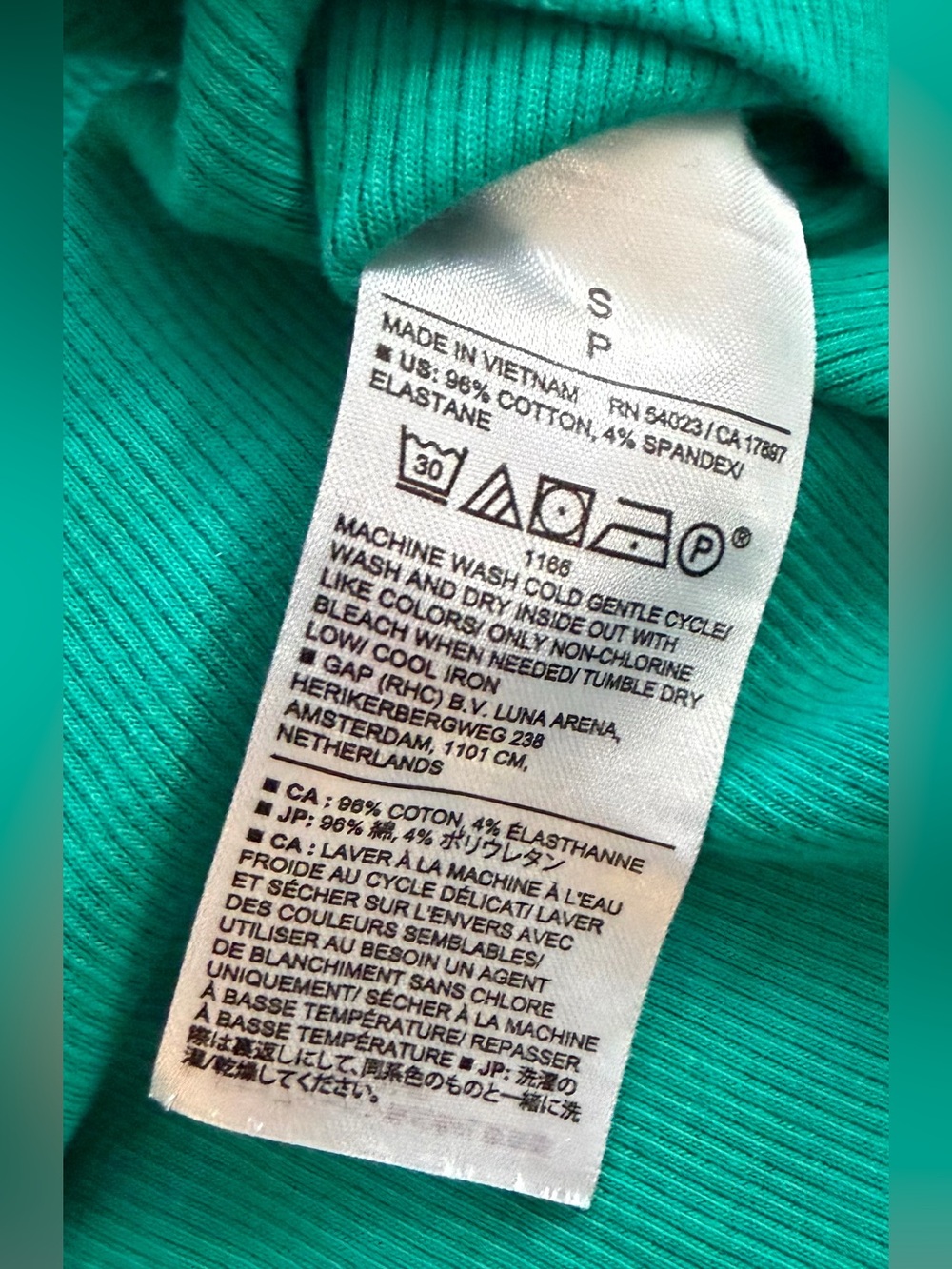 Banana Republic Classic Scoop Neck Long Sleeve Tee in Kelly Green - Picture 4 of 5